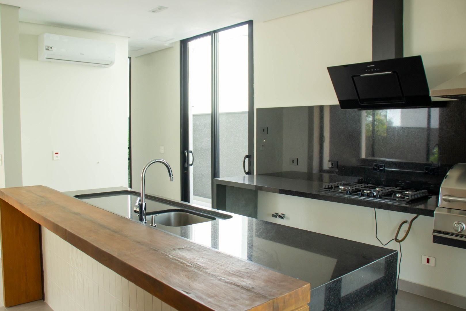 Casa à venda com 3 quartos, 3 suítes, 6 vagas e 264m² no Alphaville 3, Votorantim (SP) — foto 11 de 30
