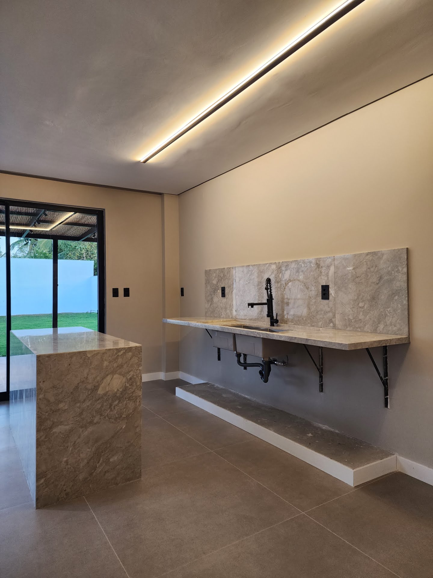 Casa à venda com 4 quartos, 3 suítes, 2 vagas e 402m² no Sim, Feira de Santana (BA) — foto 6 de 23