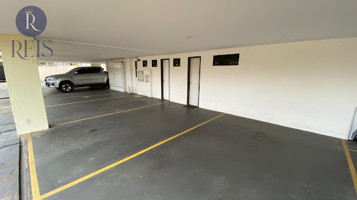 Vaga de garagem coberta