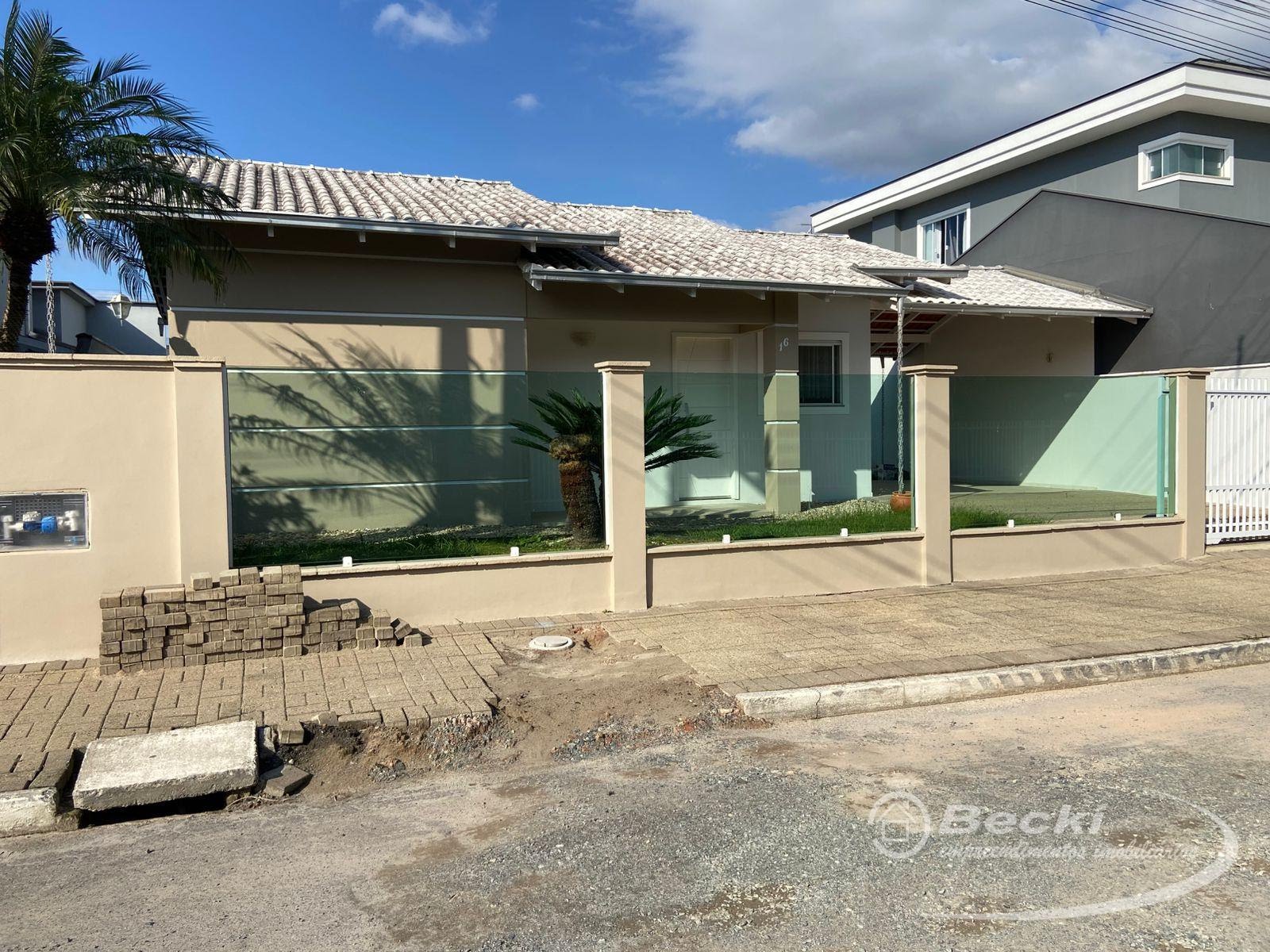 Casa a venda em condominio no bairro Vila Nova, joinville SC
