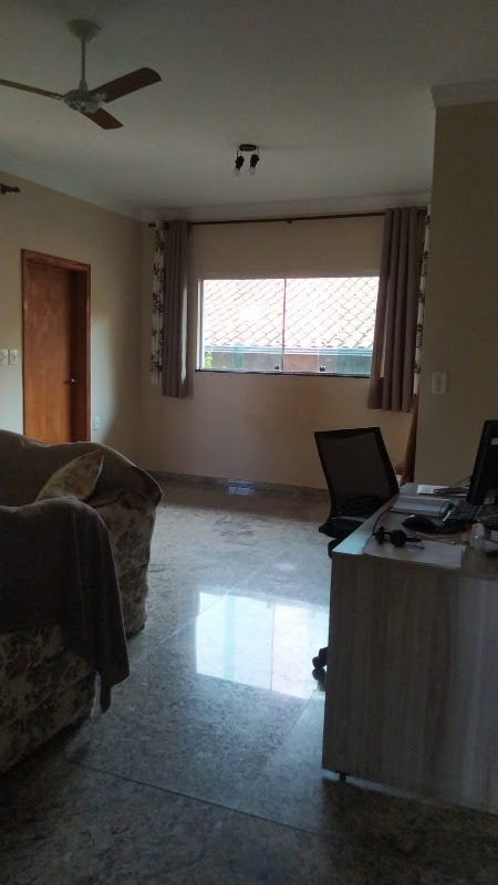 Casa à venda com 7 quartos, 3 suítes, 7 vagas e 220m² no Jaqueline, Belo Horizonte (MG) — foto 4 de 23