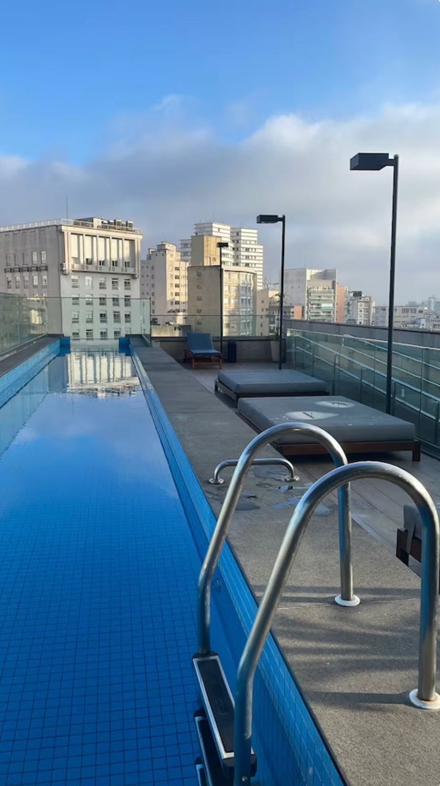 Piscina no terraço