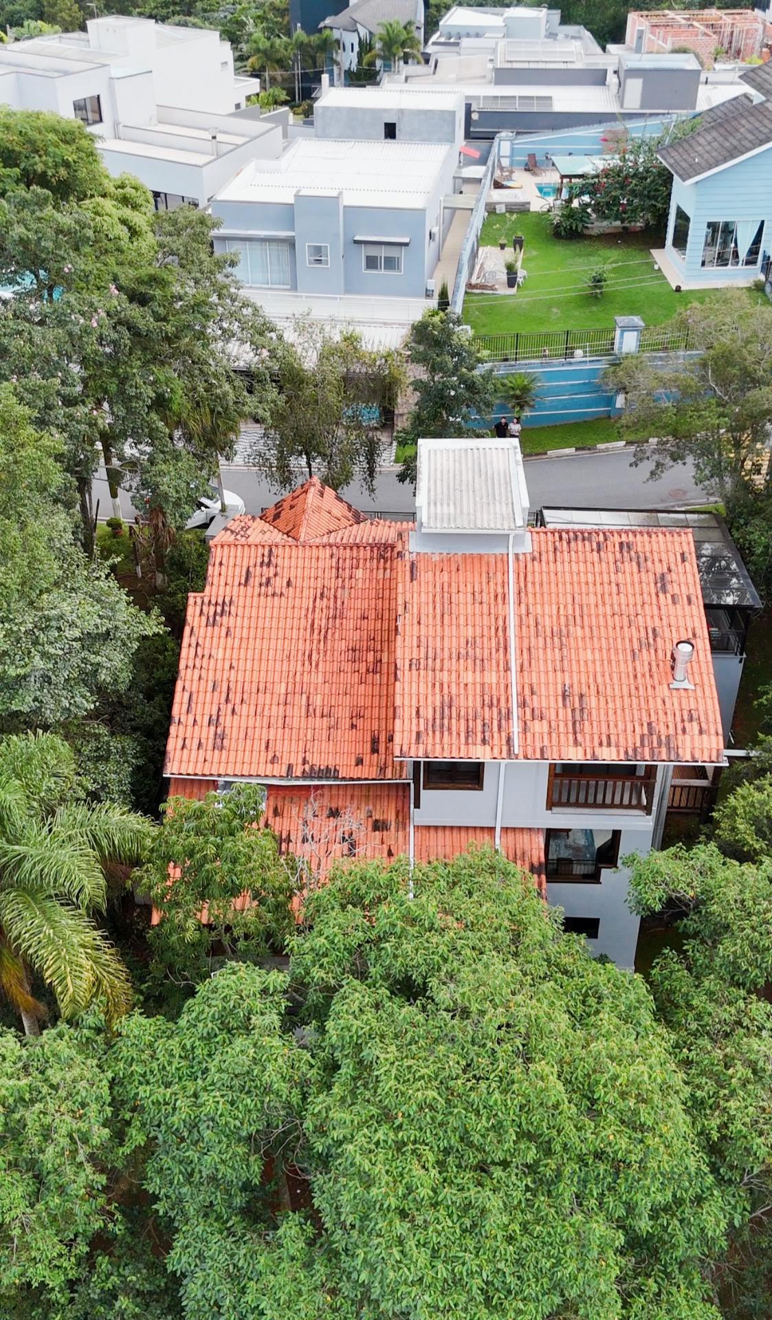 Casa à venda com 3 quartos, 5 banheiros, 2 vagas e 400m² no Condomínio Country Club, Arujá — foto principal