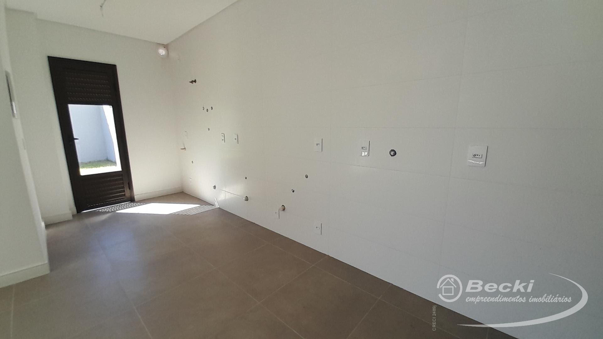 Casa à venda com 4 quartos, 1 suíte, 4 vagas e 131m² no Glória, Joinville (SC) — foto 9 de 22