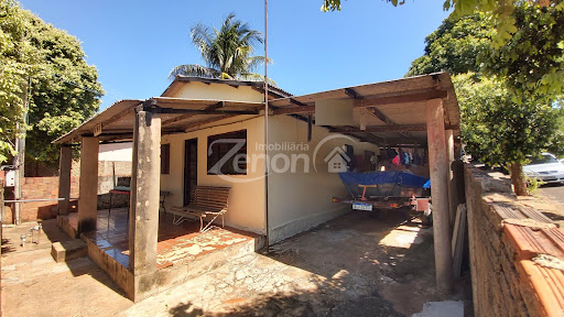 Casa em Jardim Brasil  -  Adamantina