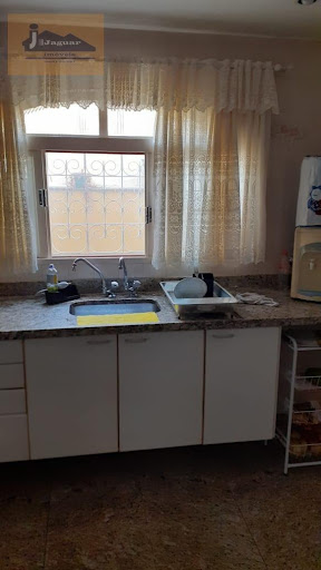 Casa à Venda no Jardim Vila Galvão, Guarulhos – 3 Suítes, 300m²