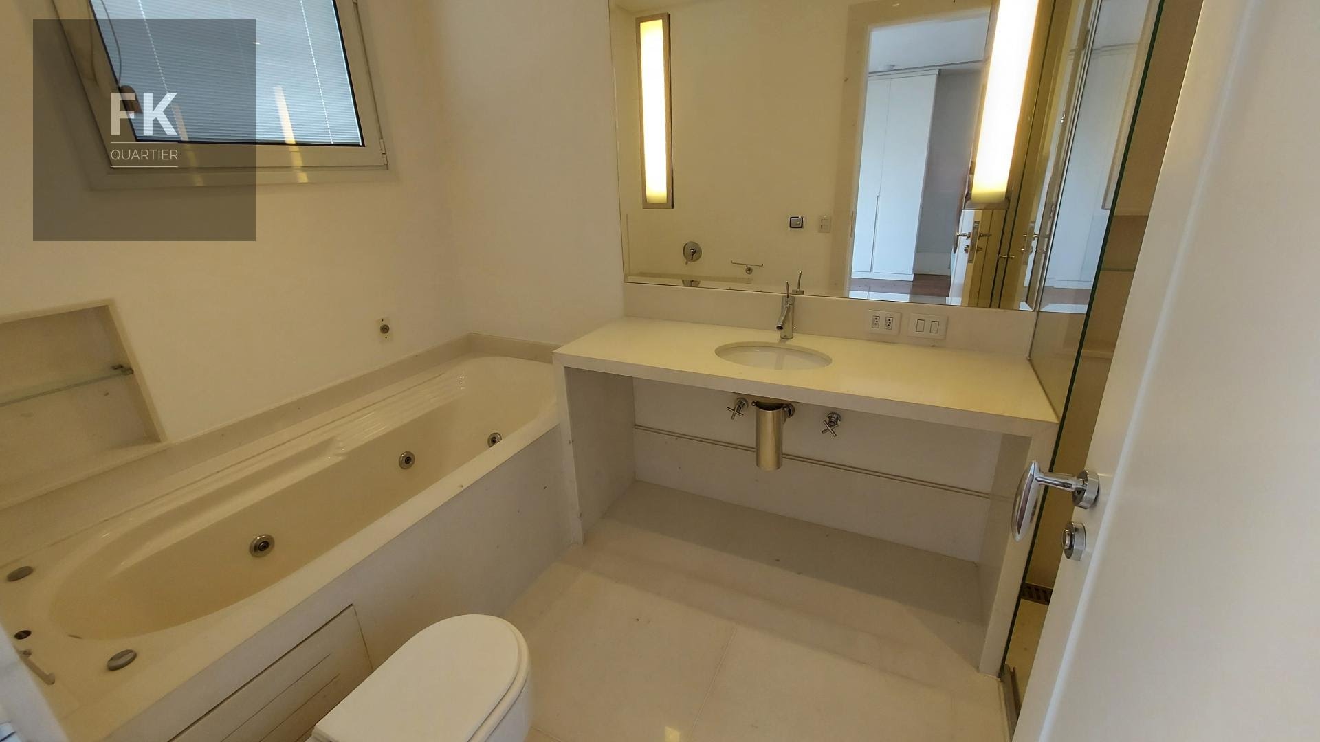 Casa à venda com 5 quartos, 5 suítes, 15 vagas e 1582m² no Alphaville Residencial Zero, Barueri (SP) — foto 25 de 30