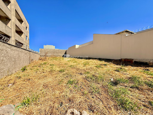 em Loteamento Residencial e Comercial Jardim Athenas  -  Catalão