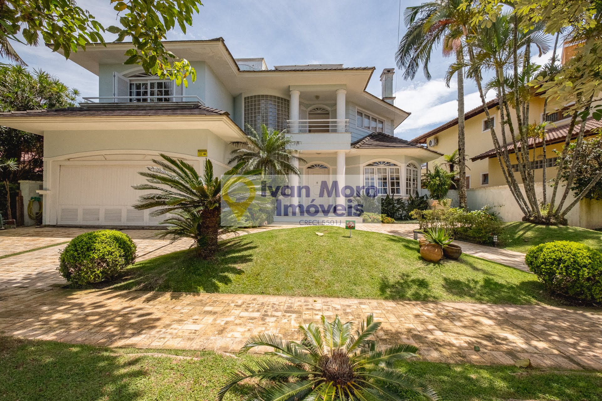 Casa à venda com 4 quartos, 6 banheiros, 2 vagas e 419m² no Jurerê Internacional, Florianópolis — foto principal
