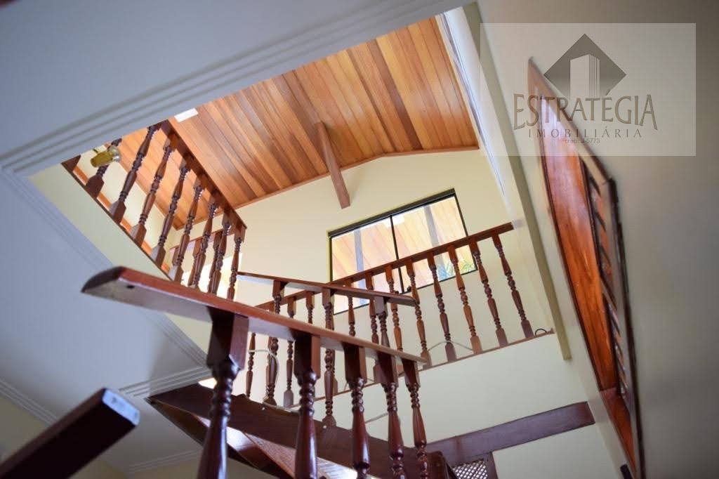 Casa à venda com 4 quartos, 3 suítes, 4 vagas e 110m² no Cascatinha, Petrópolis (RJ) — foto 15 de 25