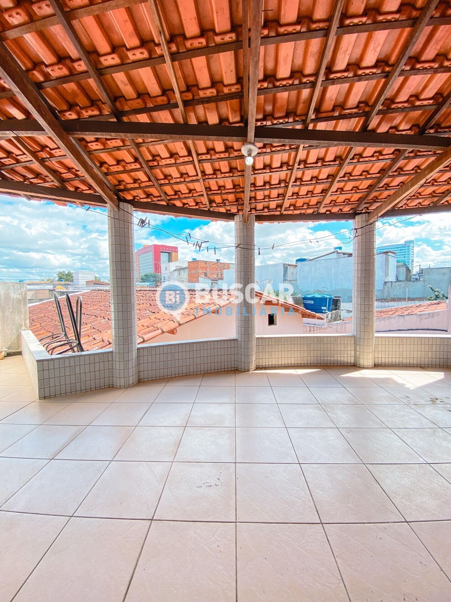 Casa à venda com 5 quartos, 5 suítes, 2 vagas e 300m² no Capuchinhos, Feira de Santana (BA) — foto 17 de 26