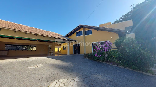 Casa 4 Dormitórios - Ubatuba - São Francisco do Sul, SC