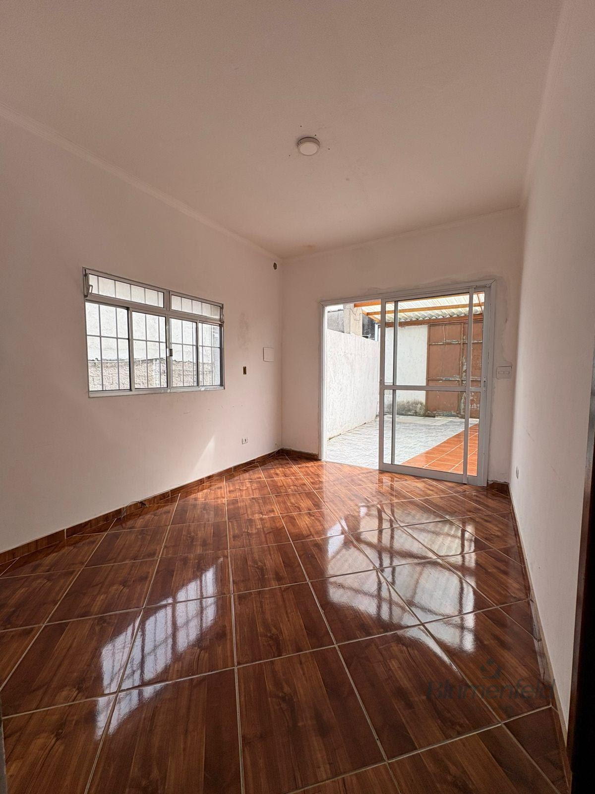 Casa à venda com 4 quartos, 1 suíte, 6 vagas e 200m² no Nova Arujá, Arujá (SP) — foto 3 de 23