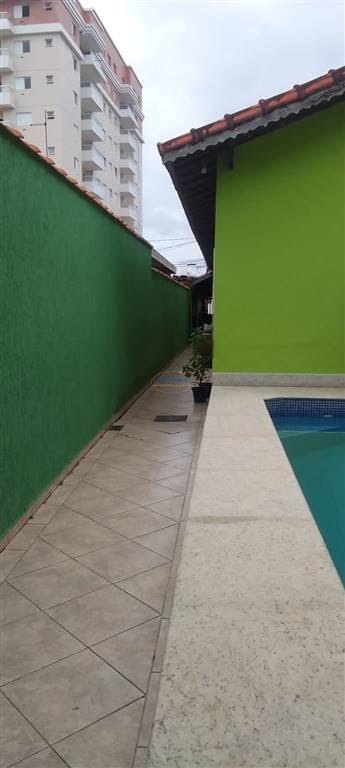 Casa à venda com 3 quartos, 2 banheiros, 2 vagas e 110m² no Guilhermina, Praia Grande (SP) — foto 21 de 24