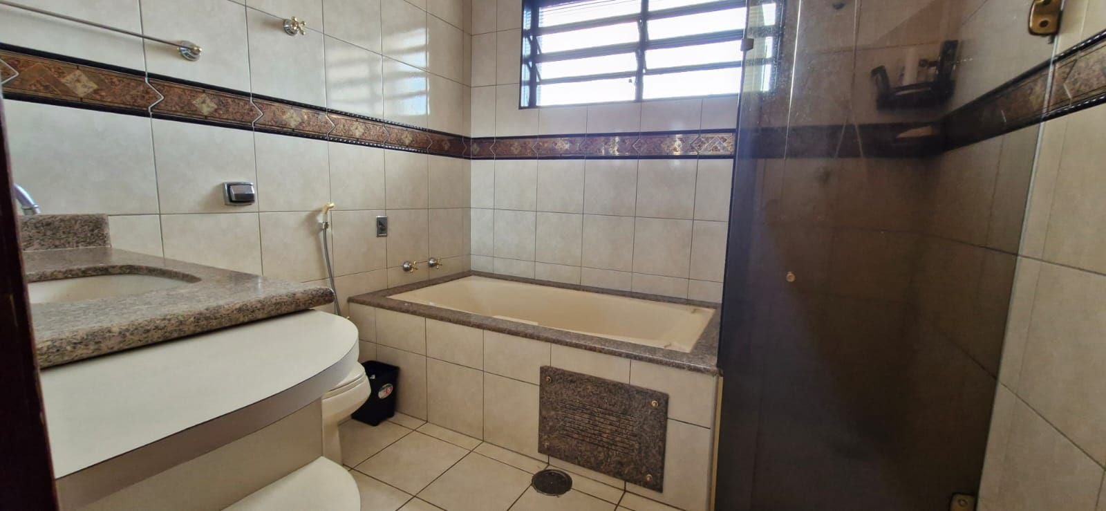 Casa à venda com 4 quartos, 1 suíte, 4 vagas e 249m² no Sumarezinho, Ribeirão Preto (SP) — foto 24 de 29