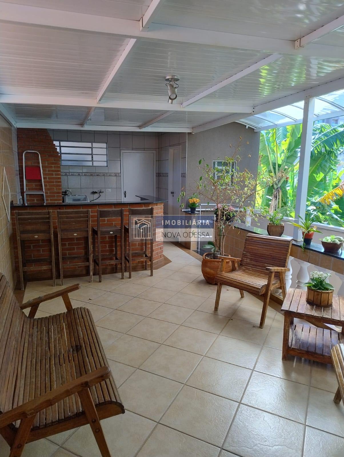 Casa Moderna com 3 Suítes e Espaço Gourmet - Jardim Brasília