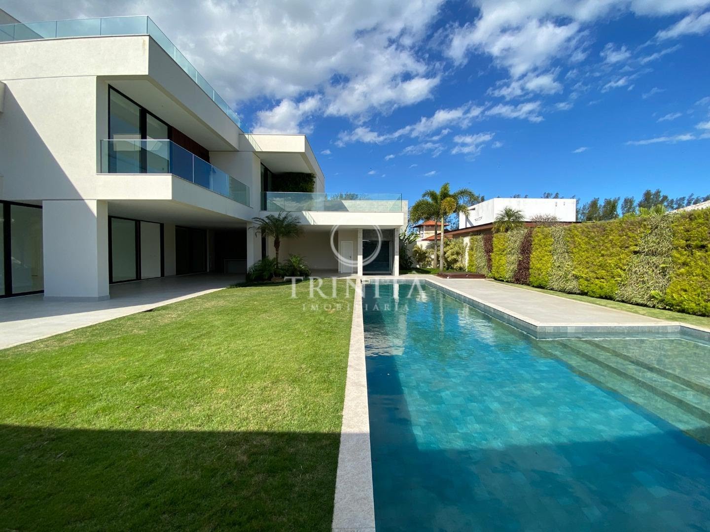 piscinaejardim-condominiomalibu-trinitaimoveis.jpg