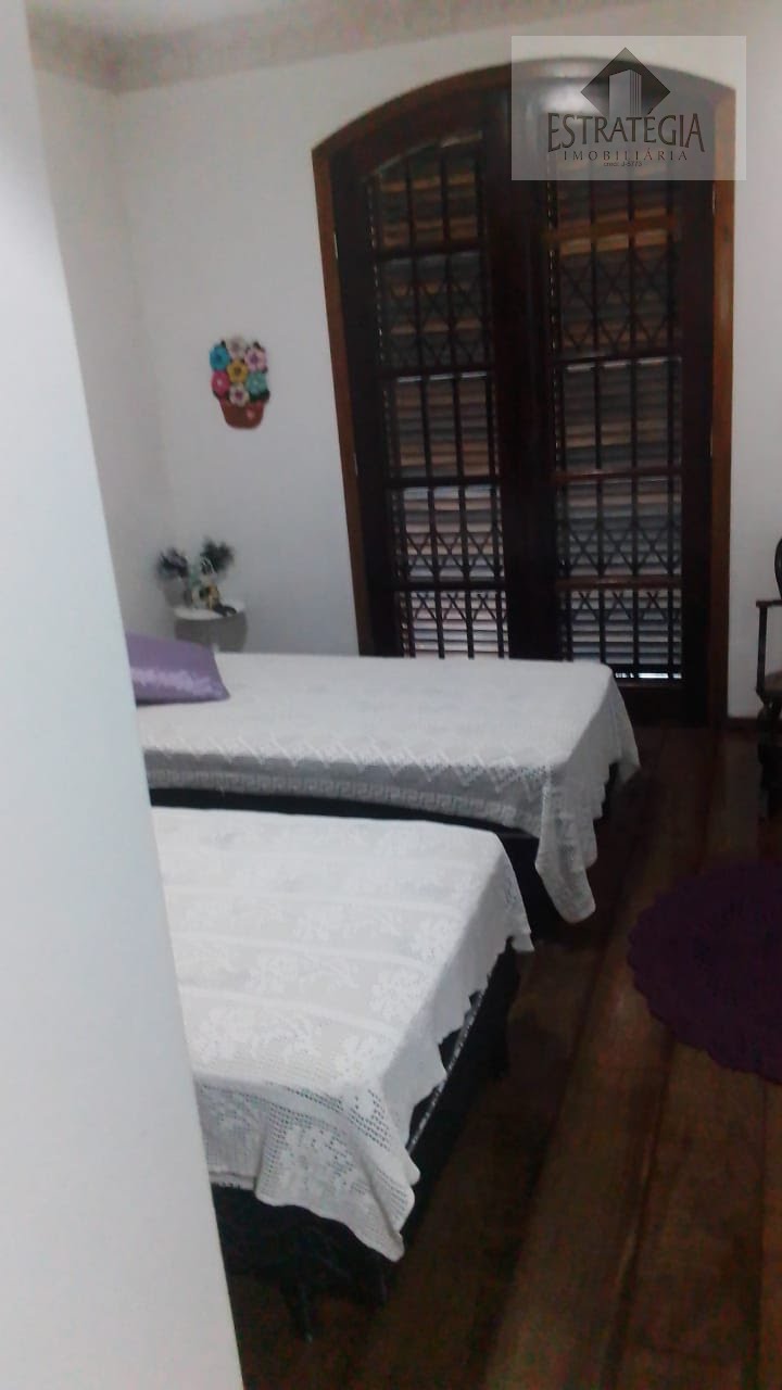 Casa à venda com 3 quartos, 1 suíte, 2 vagas e 180m² no Quitandinha, Petrópolis (RJ) — foto 12 de 23