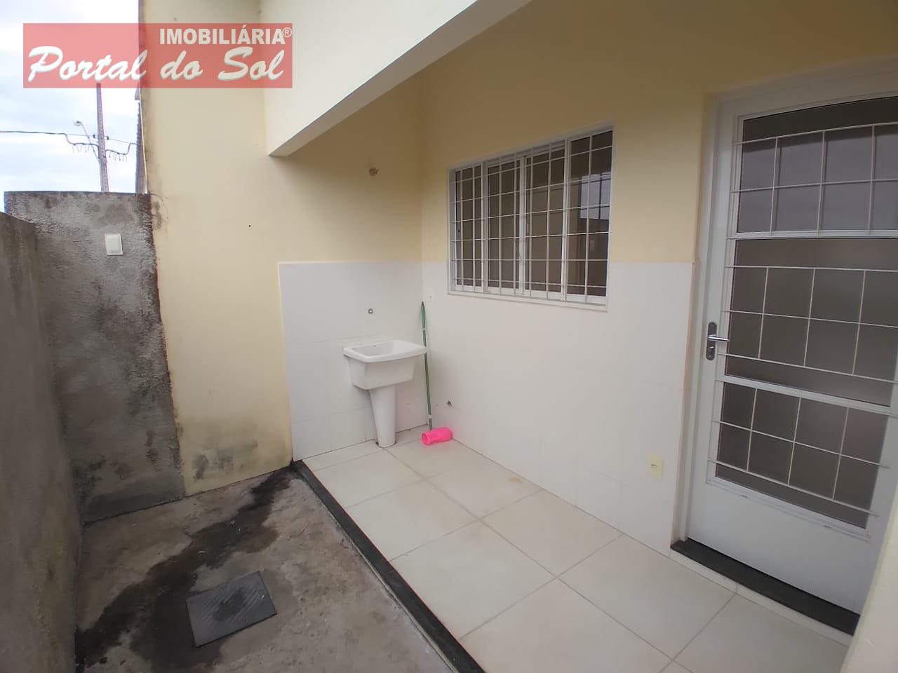Casa à venda com 2 quartos, 1 banheiro, 1 vaga e 146m² no Residencial Roberto Renno, Santo Antônio da Platina (PR) — foto 2 de 8