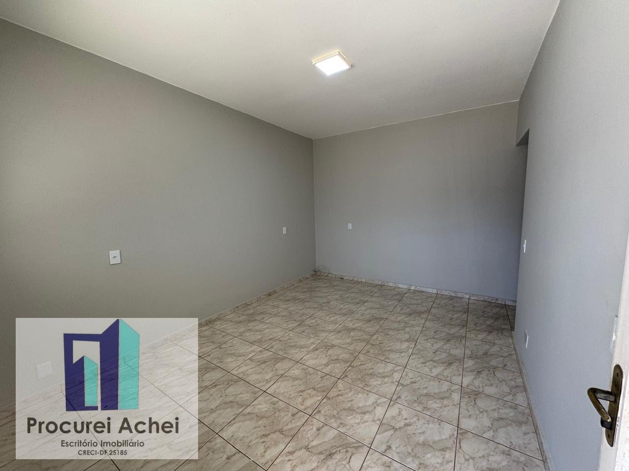 Casa à venda com 3 quartos, 1 suíte, 3 vagas e 200m² no Setor Residencial Leste (planaltina), Brasília (DF) — foto 2 de 14
