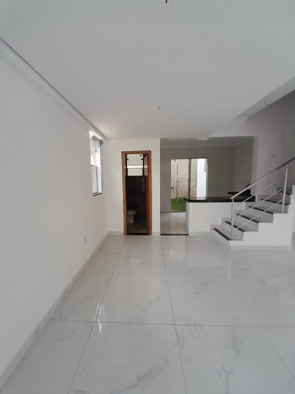 Casa à venda com 3 quartos, 2 banheiros, 3 vagas e 87m² no Vila Cloris, Belo Horizonte — foto principal