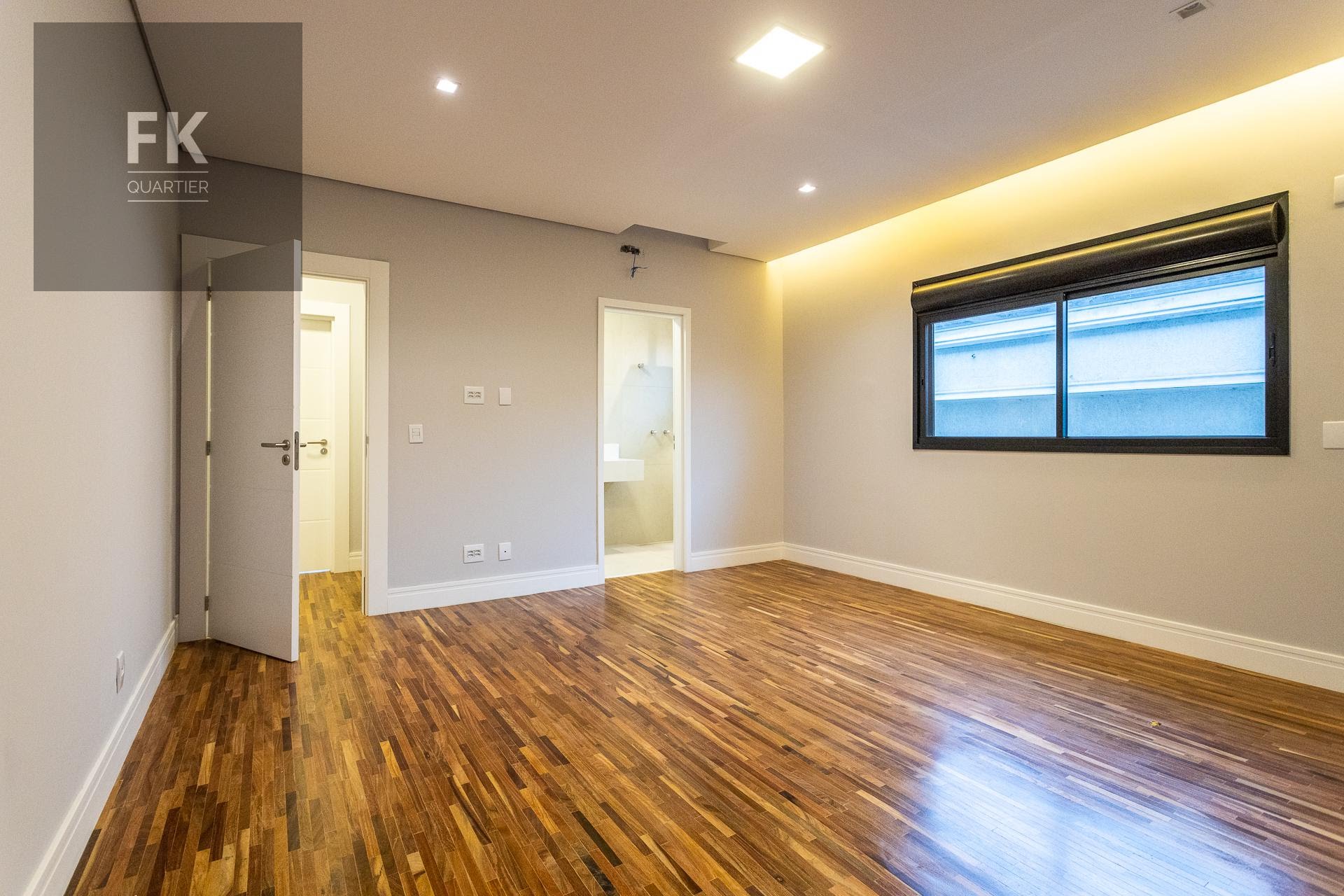 Casa à venda com 5 quartos, 5 suítes, 4 vagas e 392m² no Cidade Tamboré, Santana de Parnaíba (SP) — foto 29 de 30