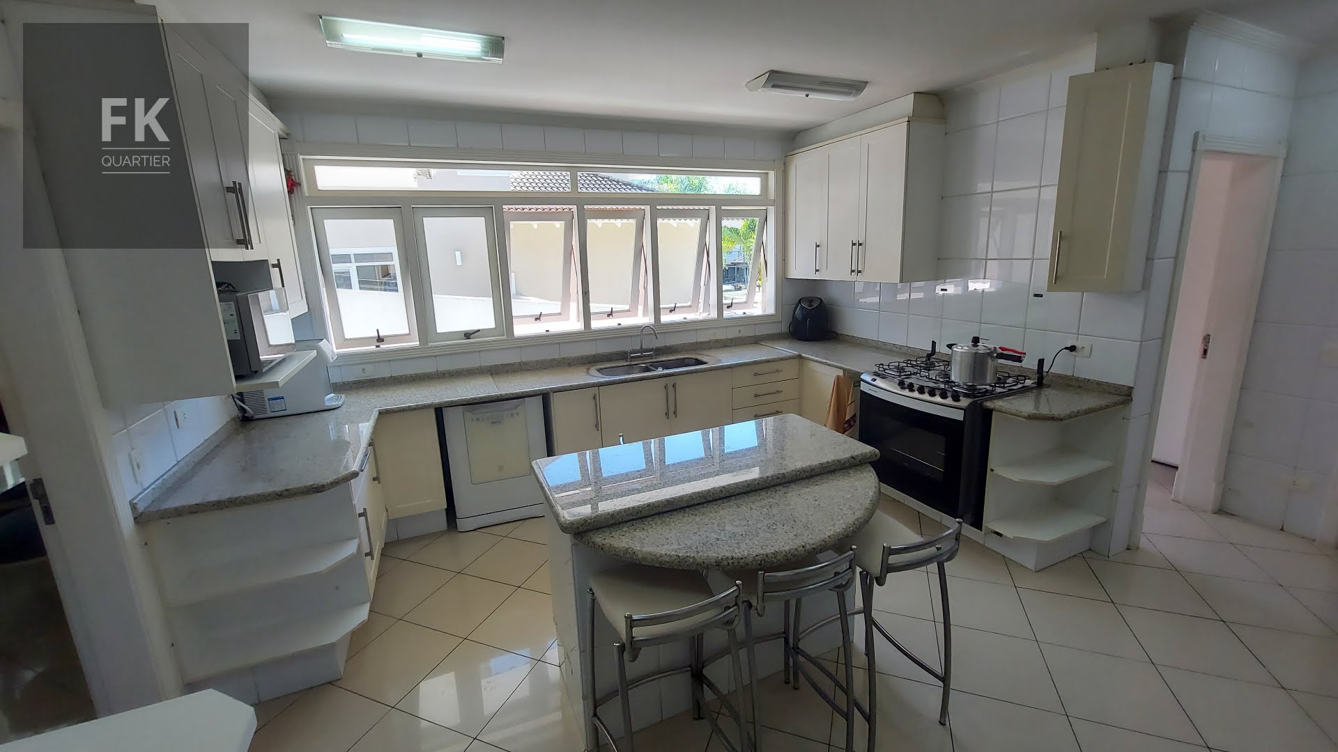 Casa à venda com 5 quartos, 5 suítes, 7 vagas e 763m² no Alphaville Residencial Dois, Barueri (SP) — foto 23 de 30
