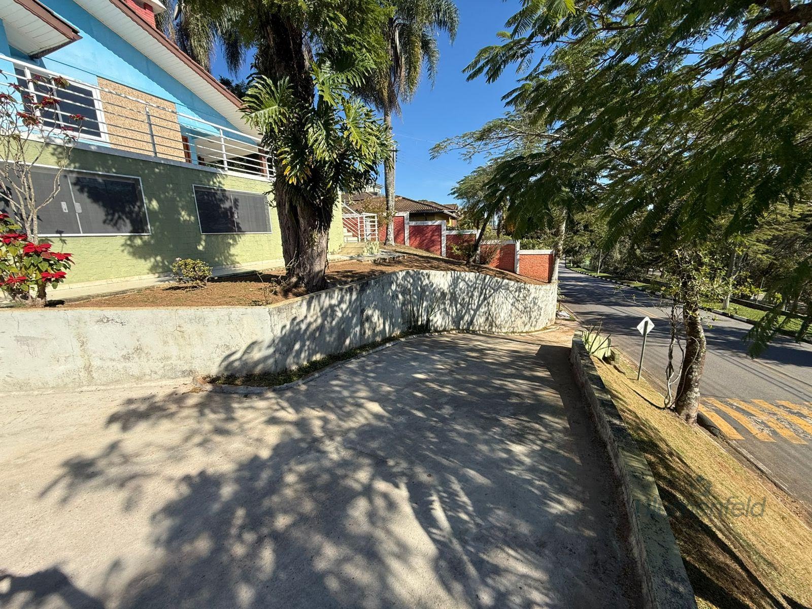 Casa à venda com 3 quartos, 1 suíte, 3 vagas e 305m² no Arujá Country Club, Arujá (SP) — foto 3 de 25