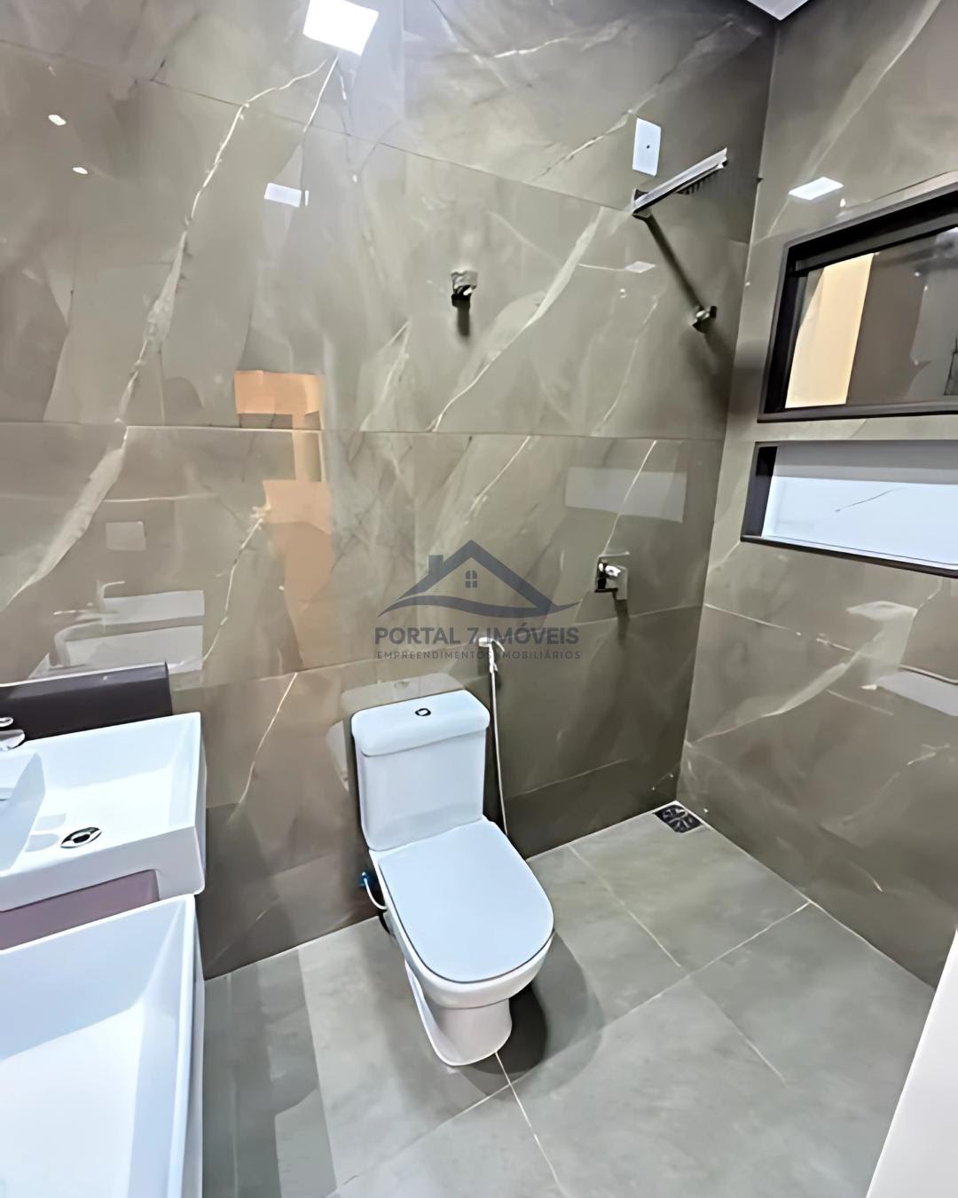 Casa à venda com 4 quartos, 2 suítes, 2 vagas e 263m² no Jardim Arizona, Sete Lagoas (MG) — foto 10 de 19