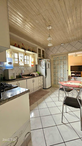 Casa à venda em Vila São José, Araranguá | 3 dorms e suíte