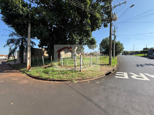 Lote / Terreno em Jardim Cinelândia  -  Santa Rita do Passa Quatro