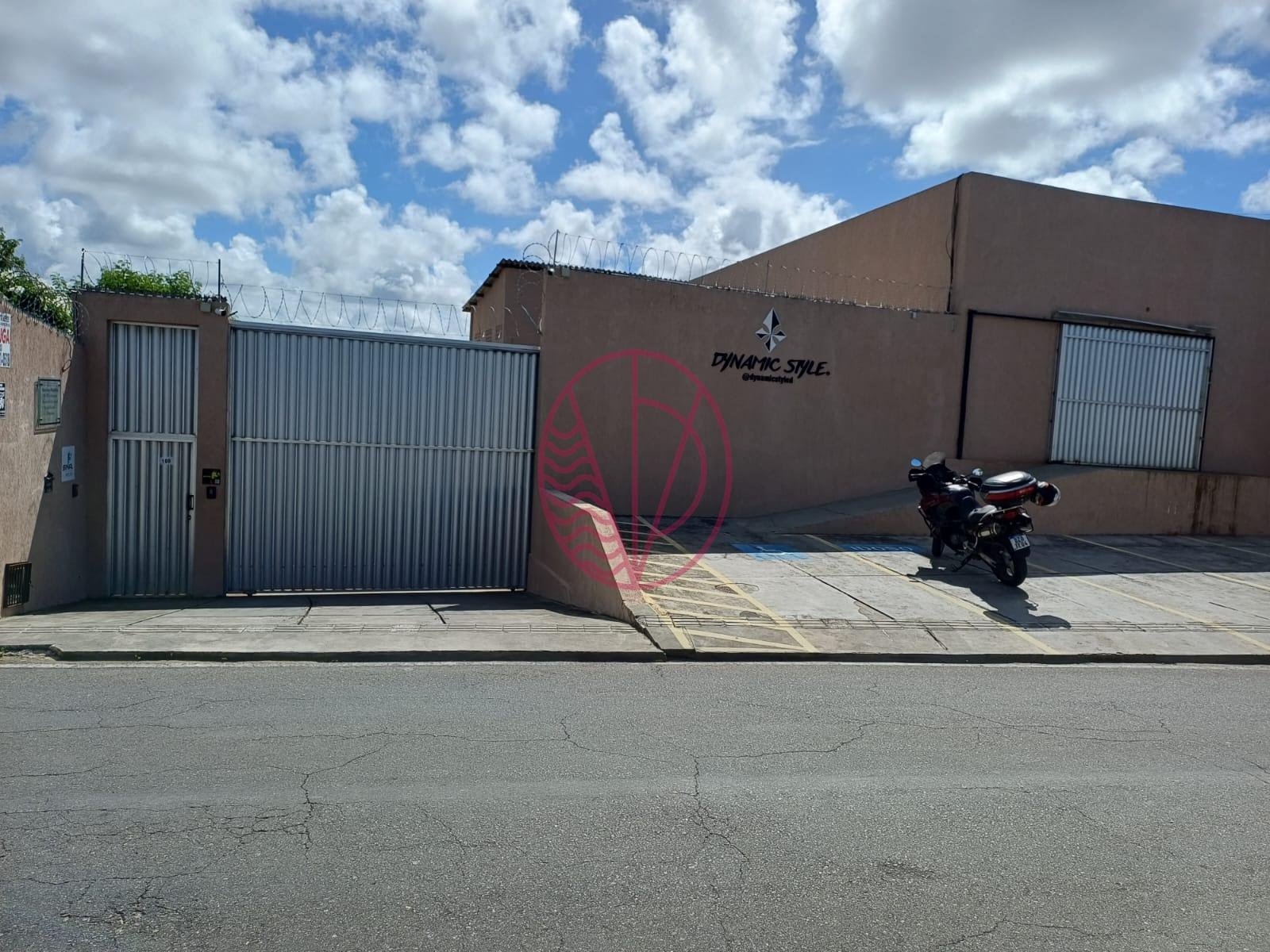 Comercial para alugar com 1 banheiro, 6 vagas e 210m² no Bosque do Quiosque, Lauro de Freitas (BA) — foto 2 de 24