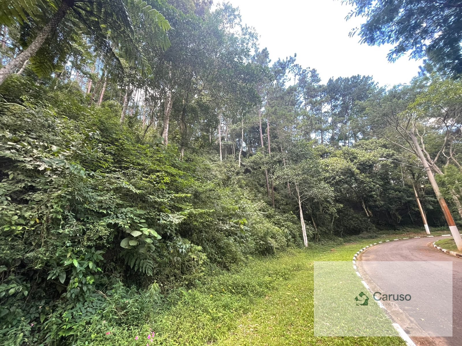Terreno à venda com 1300m² de terreno no Arujázinho I, II e III, Arujá — foto principal