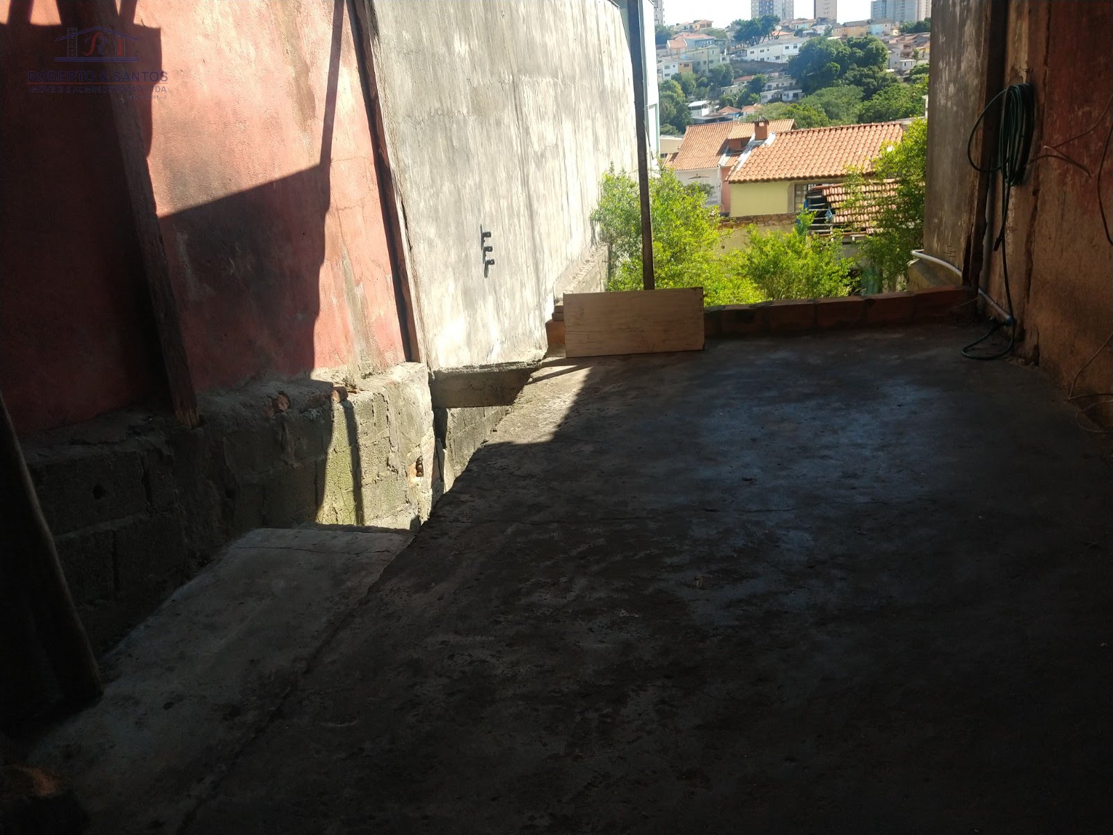Vista interna do terreno