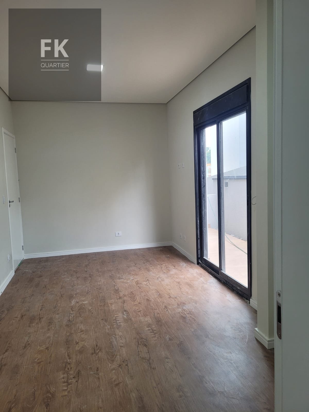 Casa à venda com 3 quartos, 1 suíte, 4 vagas e 188m² no Suru, Santana de Parnaíba (SP) — foto 8 de 8