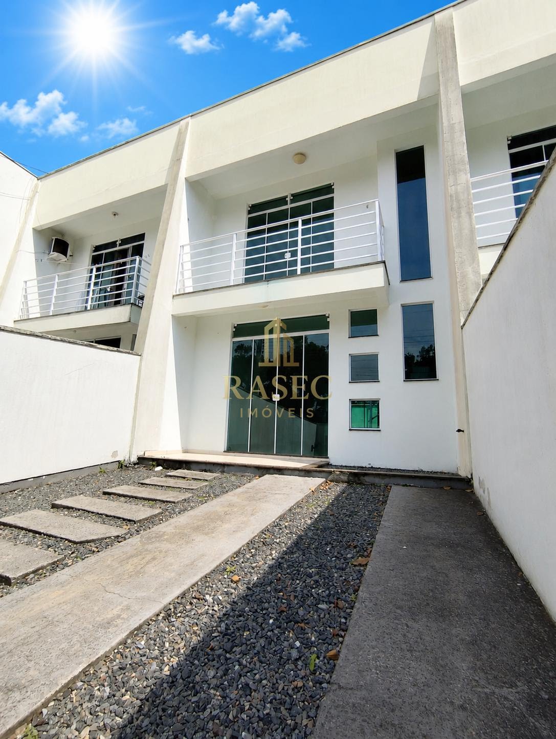 Casa à venda com 2 quartos, 2 banheiros, 1 vaga e 63m² no Souza Cruz, Brusque — foto principal