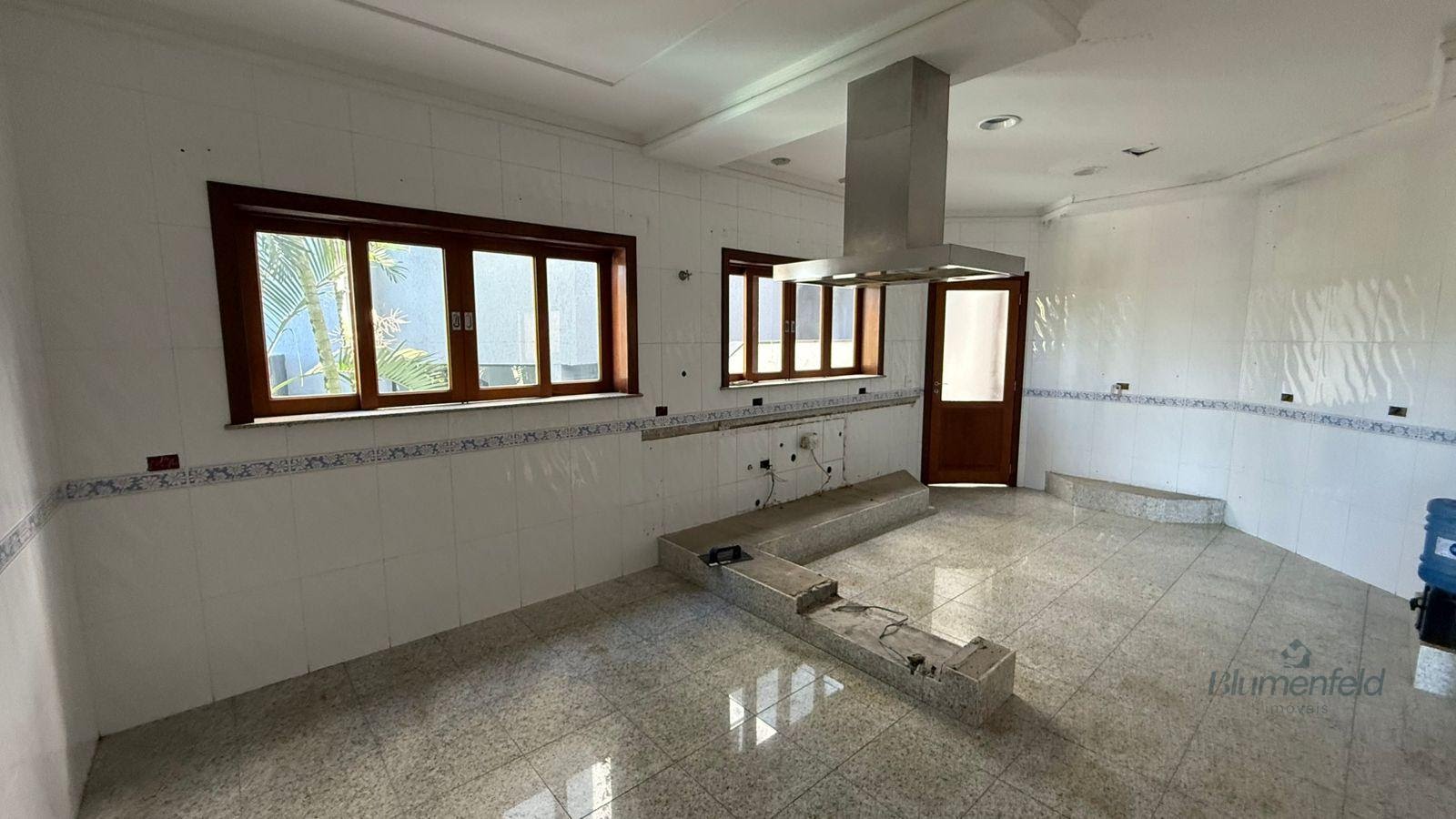 Casa à venda com 5 quartos, 5 suítes, 5 vagas e 520m² no Condominio Arujazinho V, Arujá (SP) — foto 14 de 26