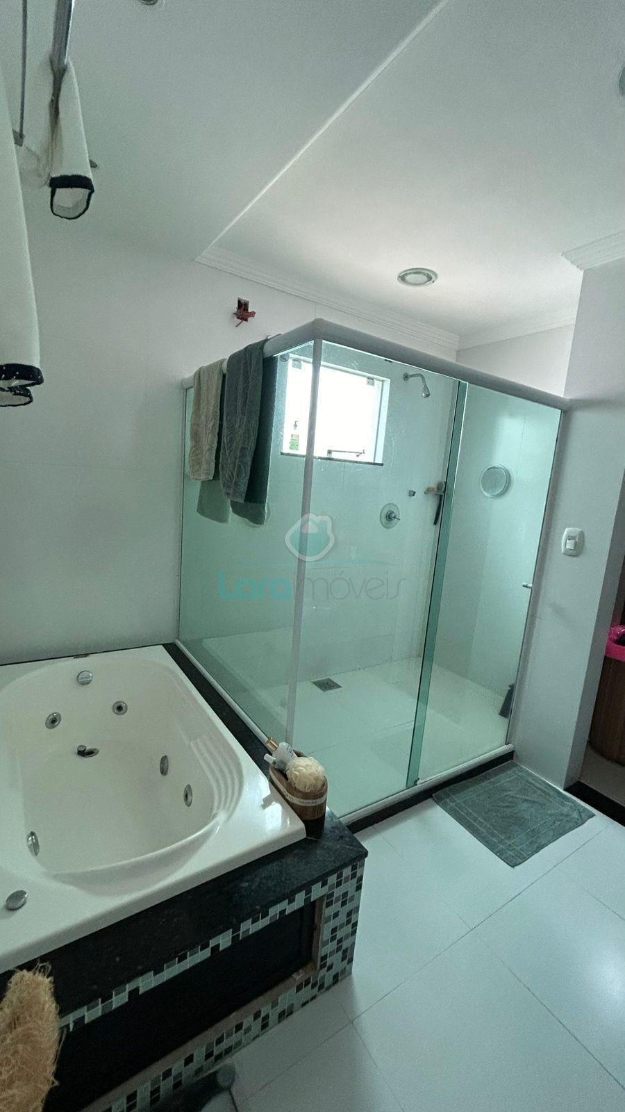 Casa à venda com 4 quartos, 2 suítes, 6 vagas e 383m² no Lagoa, Macaé (RJ) — foto 17 de 26
