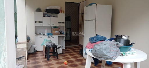 Ótima casa para fins residenciais ou comerciais, toda gradeada, com 3 quartos, 02 banheiros, sala cozinha, garagem para 02 carros cód. 15906