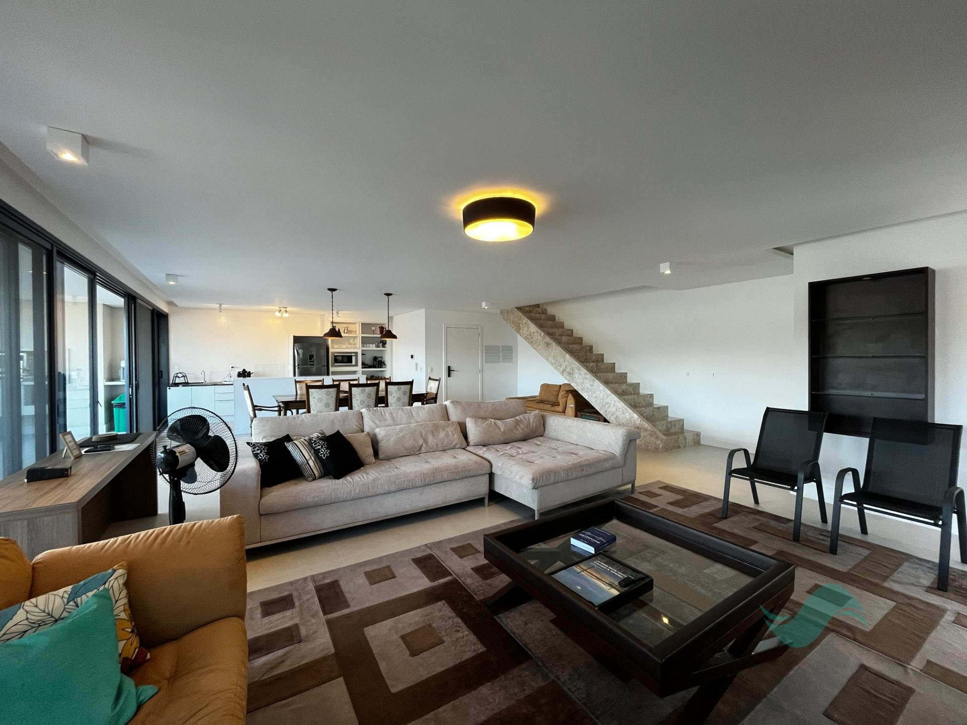 Cobertura à venda com 4 quartos, 4 suítes, 3 vagas e 240m² no Jurerê, Florianópolis (SC) — foto 2 de 19