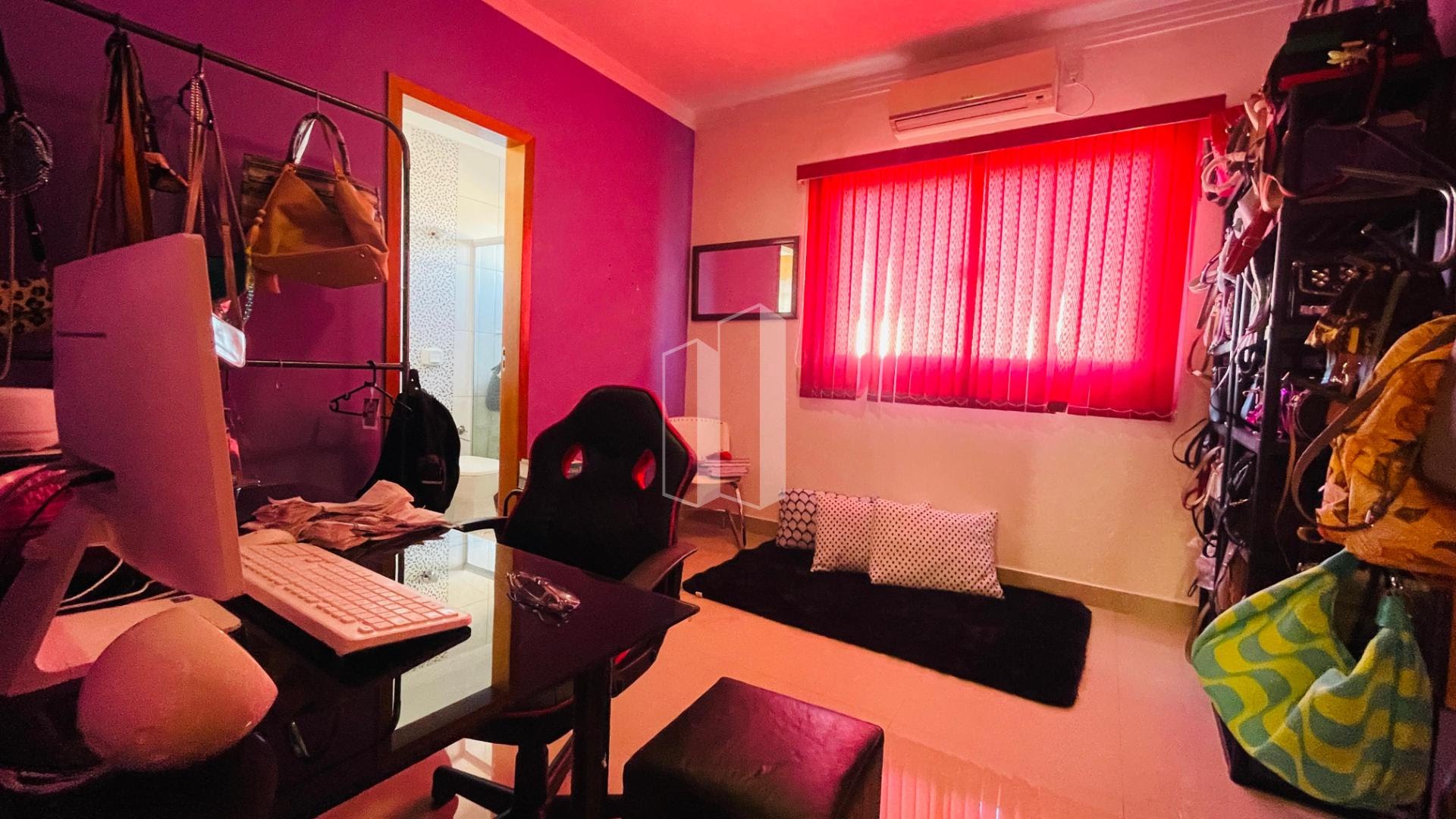 Casa à venda com 4 quartos, 4 suítes, 4 vagas e 240m² no Jardim Planalto, Goiânia (GO) — foto 29 de 30