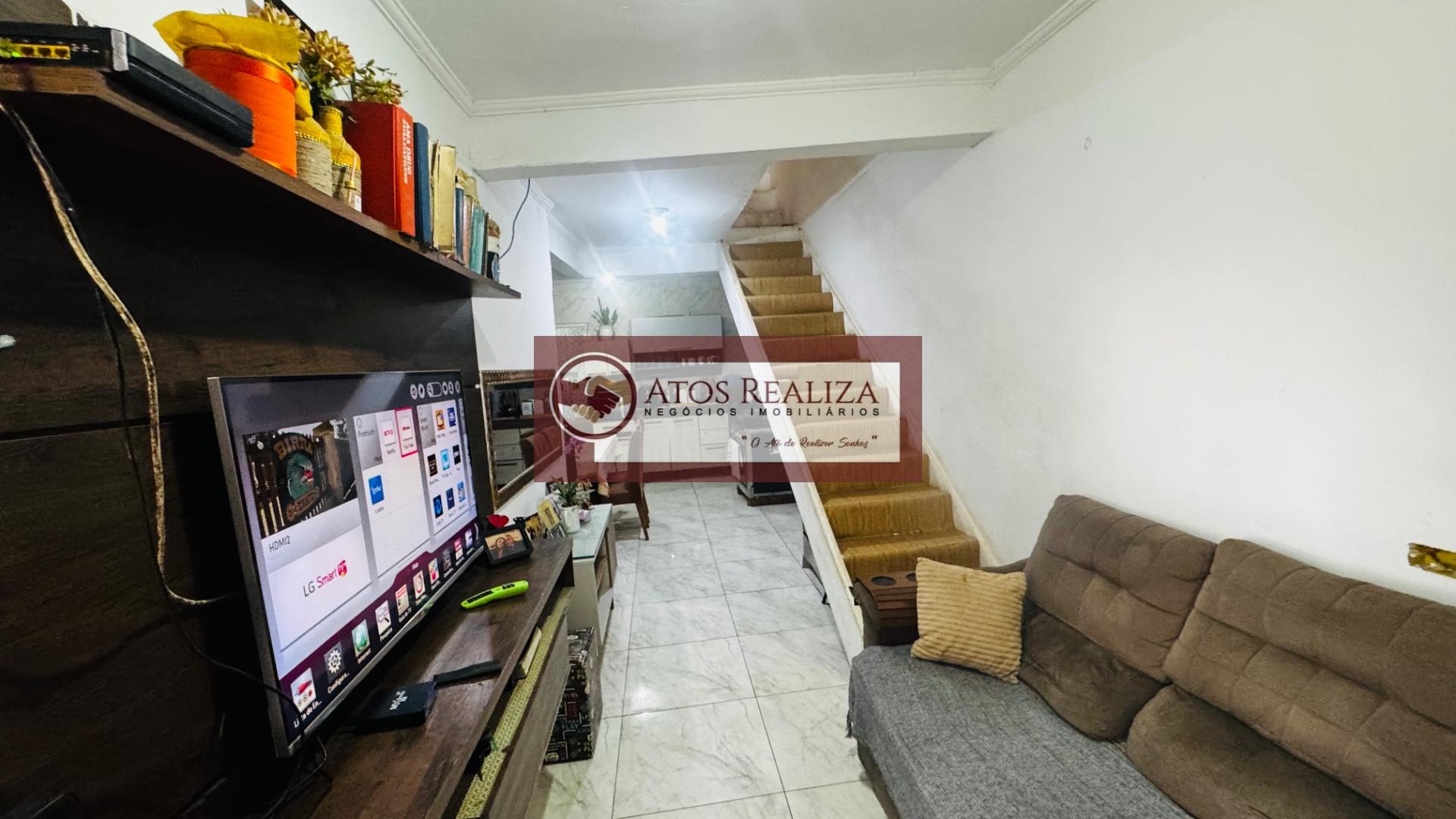 Casa à venda com 3 quartos, 2 banheiros, 1 vaga e 100m² no Jardim Myrna, São Paulo — foto principal