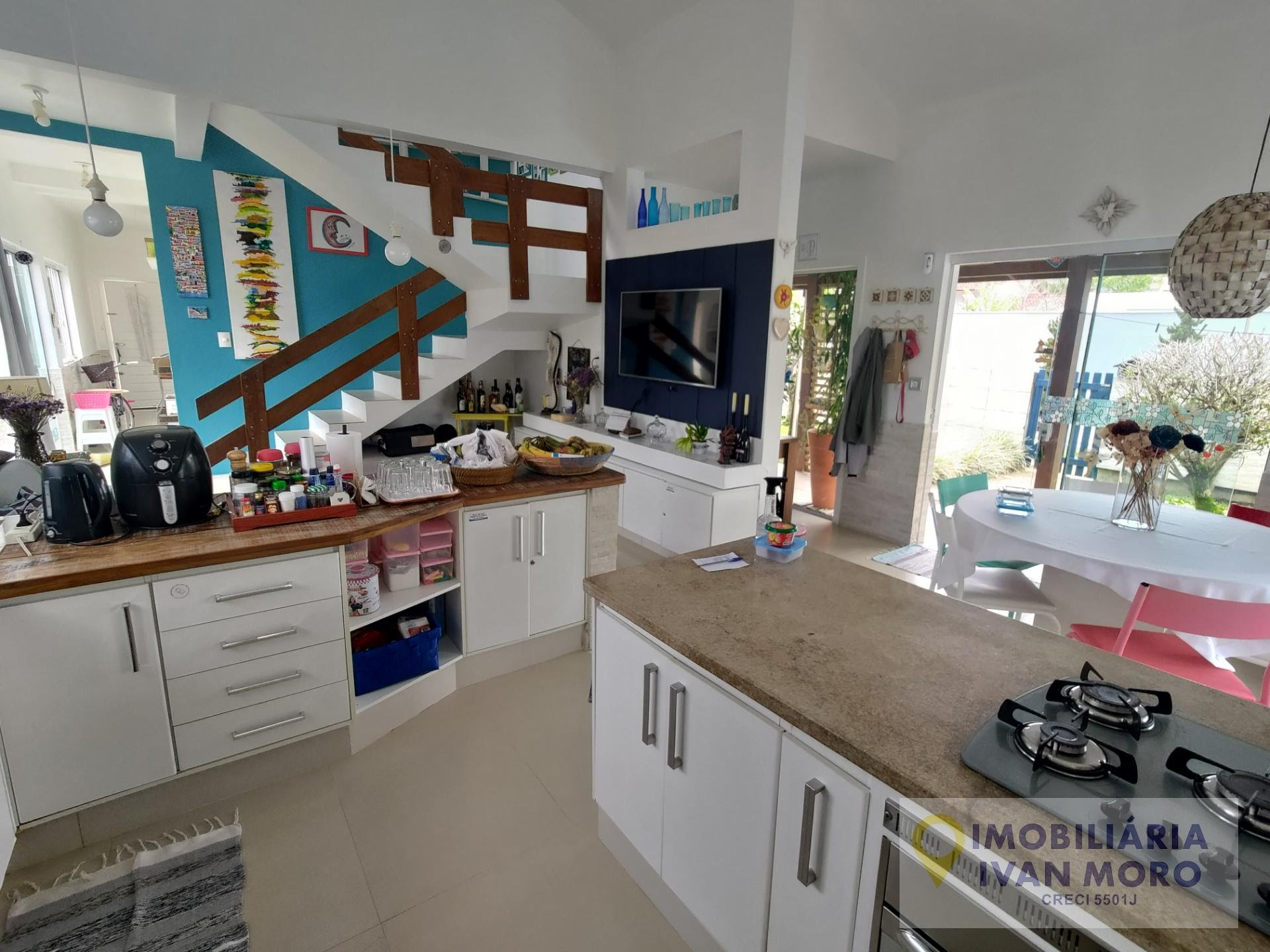 Casa à venda com 4 quartos, 3 suítes, 2 vagas e 230m² no Daniela, Florianópolis (SC) — foto 14 de 30