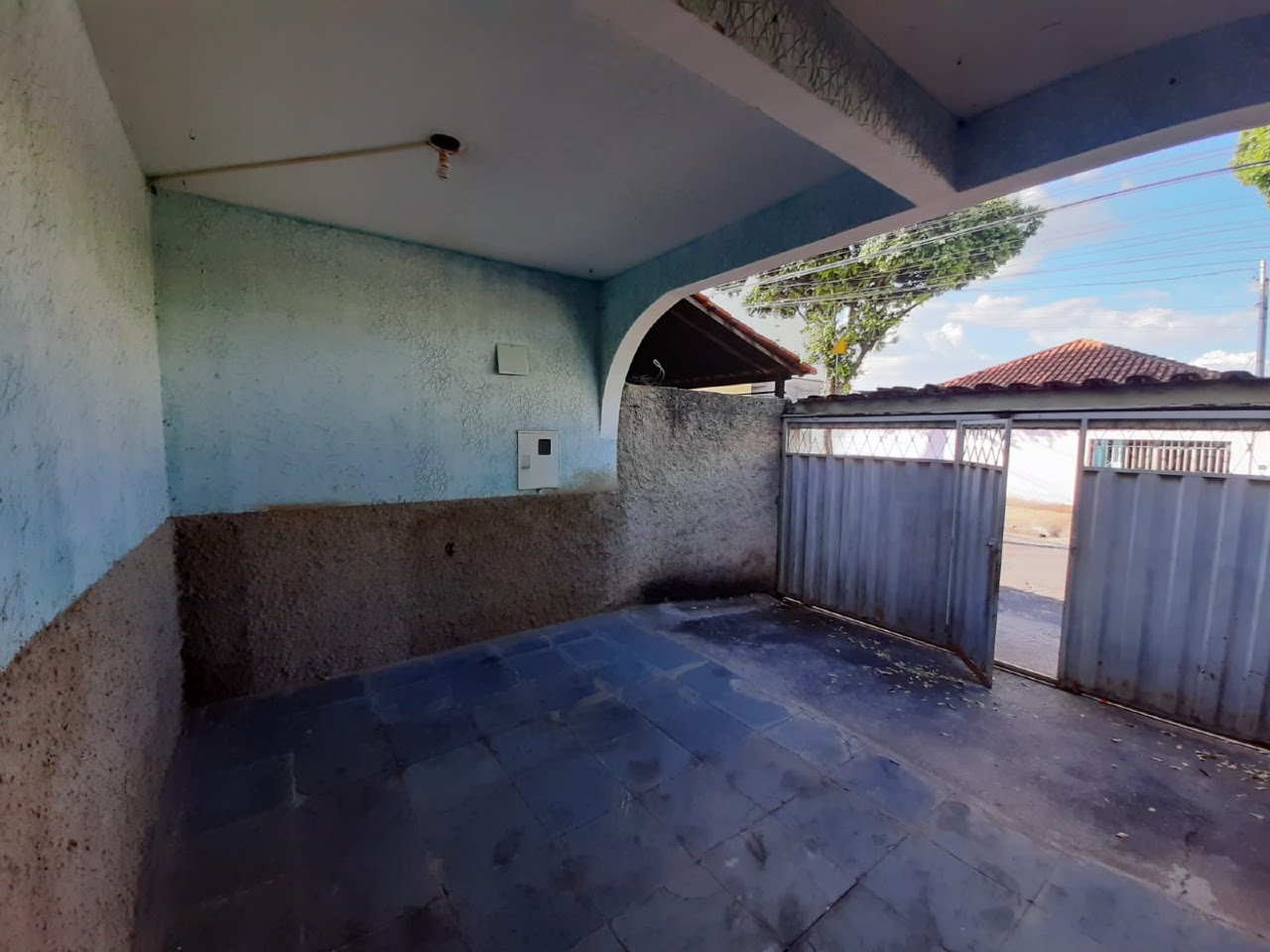 Casa à venda com 3 quartos, 1 suíte, 2 vagas e 300m² no Piratininga, Belo Horizonte (MG) — foto 4 de 5
