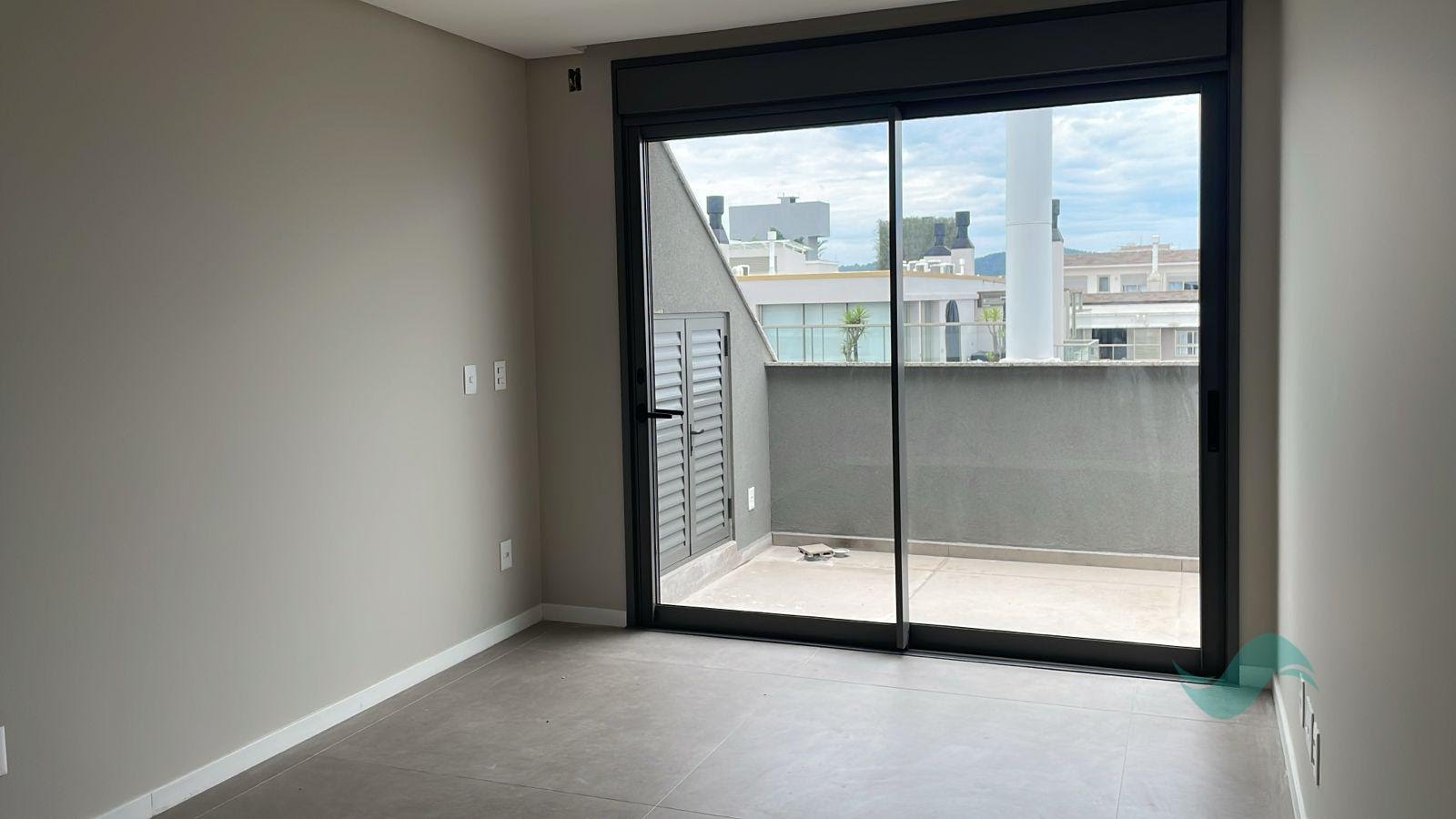 Cobertura à venda com 3 quartos, 3 suítes, 2 vagas e 216m² no Jurerê, Florianópolis (SC) — foto 7 de 16