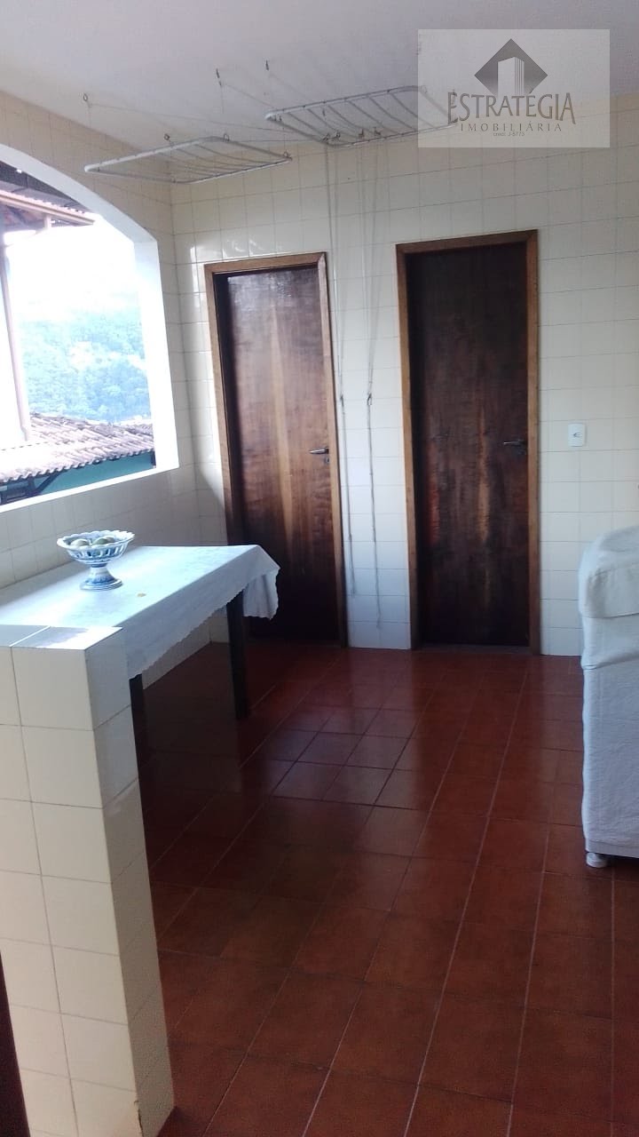 Casa à venda com 3 quartos, 1 suíte, 2 vagas e 180m² no Quitandinha, Petrópolis (RJ) — foto 14 de 23