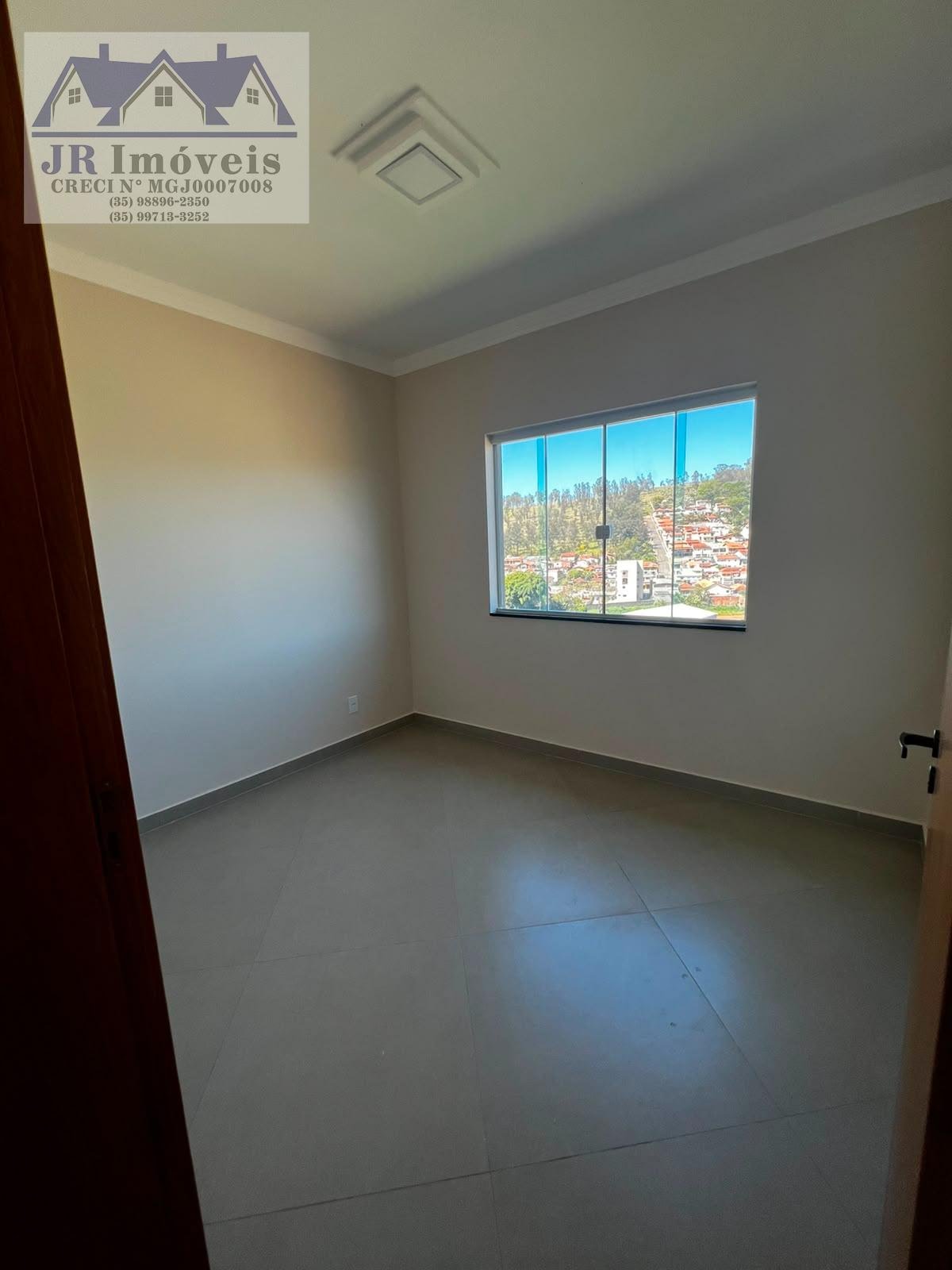Casa à venda com 3 quartos, 2 suítes, 2 vagas e 239m² no Sossêgo, Piranguinho (MG) — foto 10 de 19