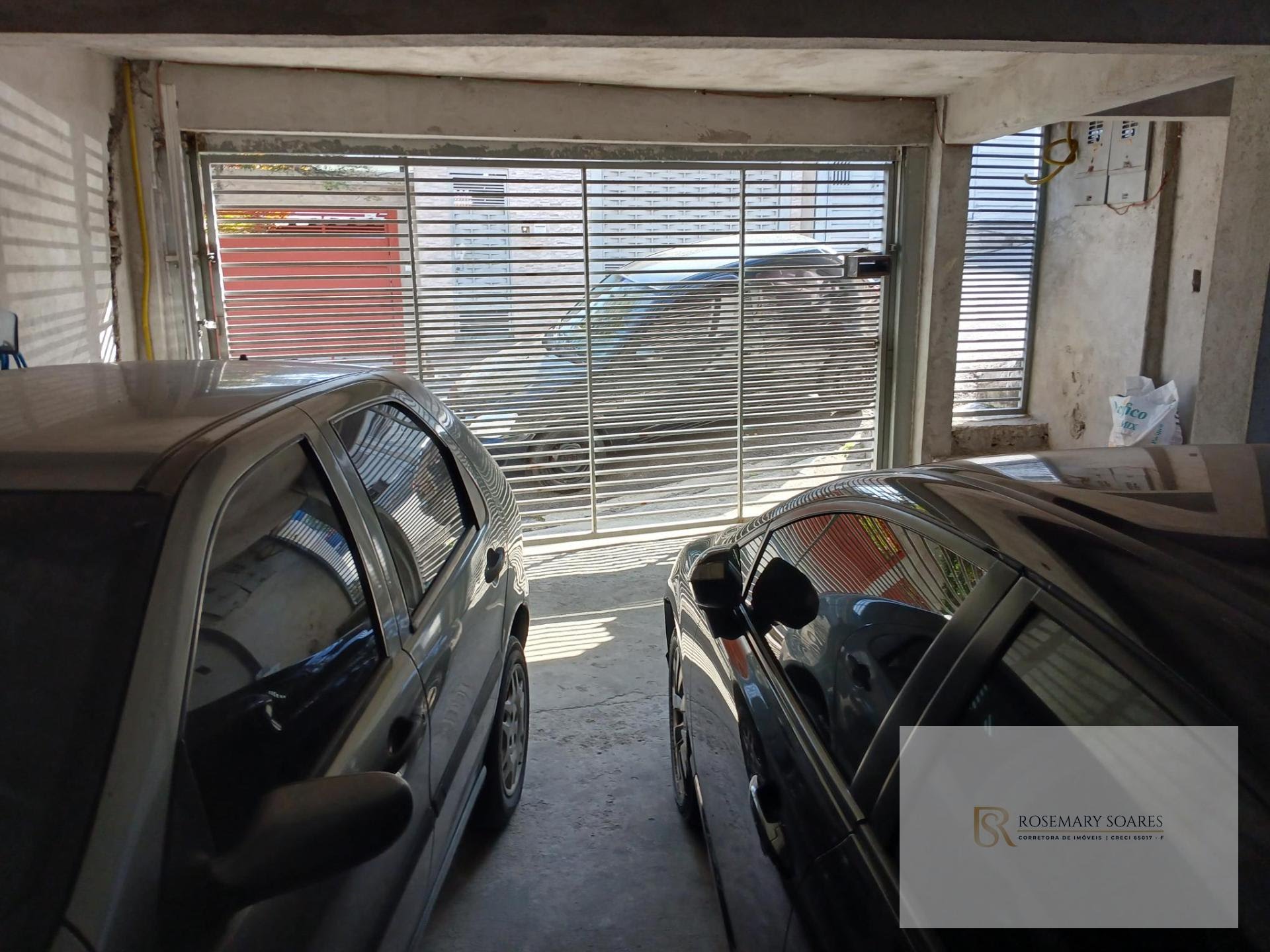 Garagem com portão automático