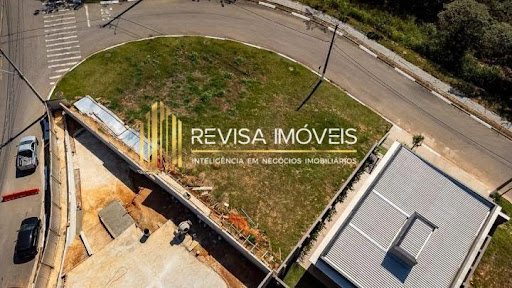 Lote em Condomínio Fechado no Reserva Santa Anna, 751m² à Venda