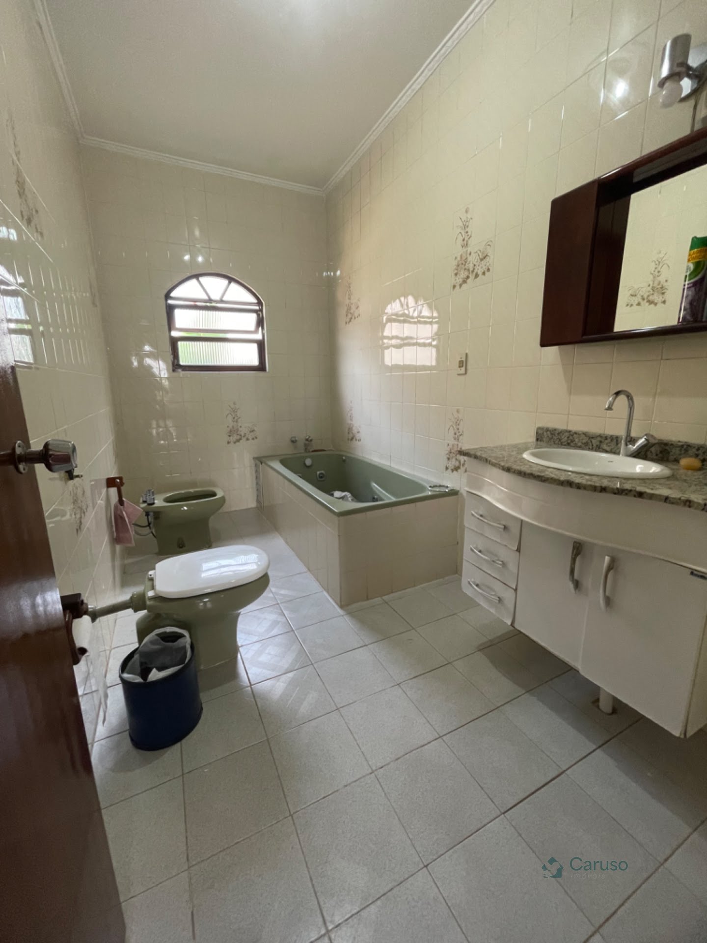 Casa à venda com 3 quartos, 1 suíte, 6 vagas e 390m² no Center Ville, Arujá (SP) — foto 10 de 14